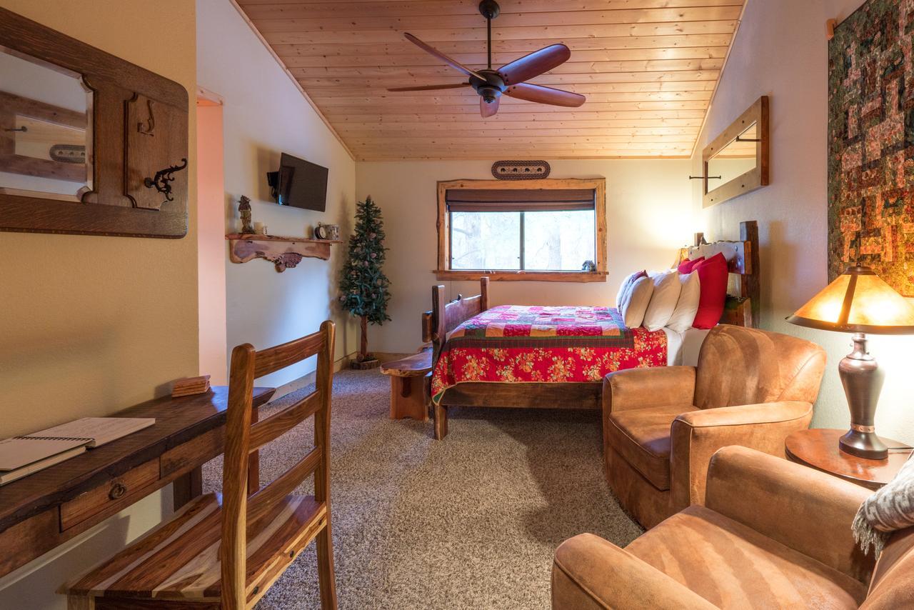 Whispering Pines Inn Flagstaff Exterior photo